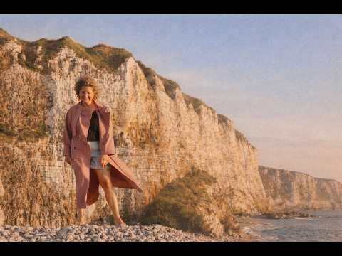 Video Thumbnail: Clara Néville - Dame de Craie (clip)