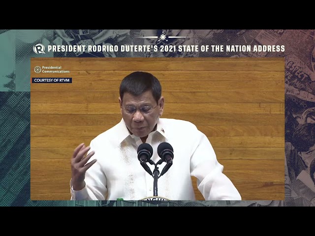 Ad-libbing Duterte struggles to read from teleprompter in final SONA