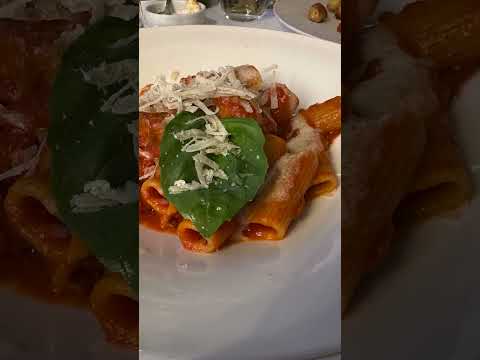 O sabor criativo da culinária italiana gastronômica e local no Ristorante Pizzeria Tasso em Sorrento