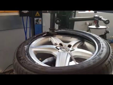 Reifenmontiermaschine  mit Hilfsmontagearm WG-3000+HA3000 Wolf-Germany Werkstattausrüstung