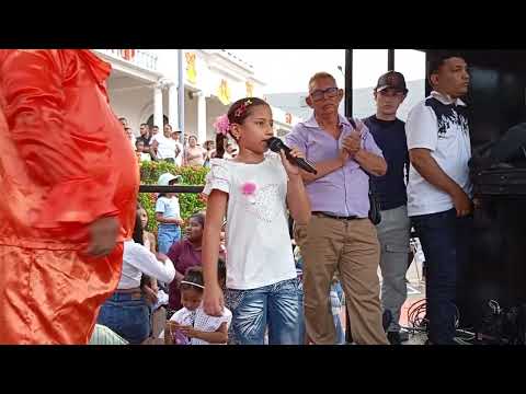 Hoy canté en ciénaga de oro Córdoba en día de caminata de caballito de palo con todos los niño niña 