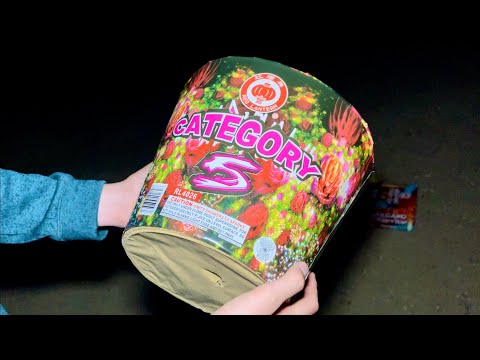 YOU WON’T BELIEVE THIS FIREWORK FOUNTAIN! (Cat 5, Volcano Eruption)