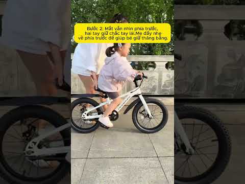 3 phút là biết đi xe đạp rồi. Chắc trưởng thành là như vậy đó, từ chỗ nắm chặt tay con đ… #1405