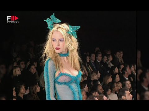 Vintage in Pills BETSEY JOHNSON Spring 1997 - Fashion Channel
