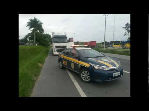 PRF aborda e autua motorista que furou os pedágios da Rodovia Régis Bittencourt quase 300 vezes.