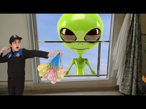 A TERRIFYING ALIEN HAS COME TO YOUR HOUSE, MELISA!! THROW THE WATER-FILLED BALLOONS!!