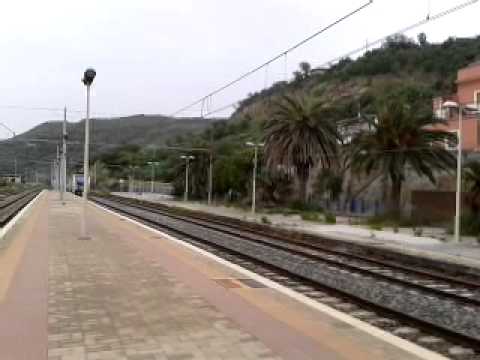 IC 723 Roma T.ni-Palermo C.le ripr. Palmi 16 maggio 2013 13.46