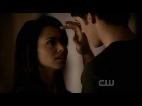 The Vampire Diaries - Jeremy & Bonnie (Beijo / Kiss)