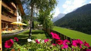 preview picture of video 'Pension La Palsa*** La Val / La Valle - Alta Badia - Dolomites'