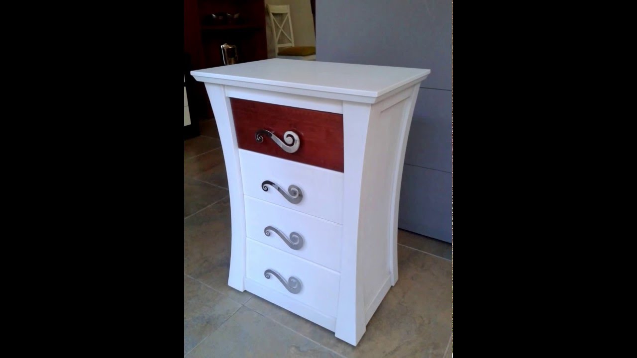 Mesilla de noche y cabecero de cama en madera de pino | tudecora.com ideas en muebles