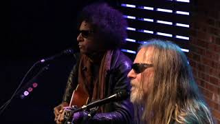 Alice In Chains - Voices [Live In The Lounge]
