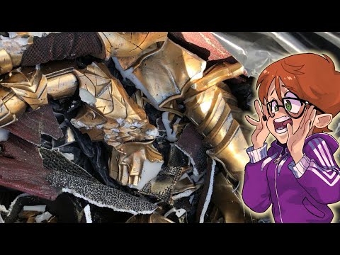 SABAKU NO MAIKU DISTRUGGE A MARTELLATE LA STATUA DI ORNSTEIN!