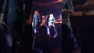 Sara Evans singing &quot;Real Fine Place to Start&quot; at Sugarhouse Casino 1-14-17