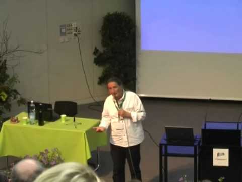 Vortrag von Wolfgang Schröder "Die Meisterkräutertherapie" beim FNL-Kräuterkongress in Linz.