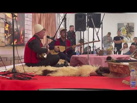 Blinor & Valentin Gashi-Ushtoj Kleqka {Në Revyjen e Rapsodëve “Rizah Bllaca”