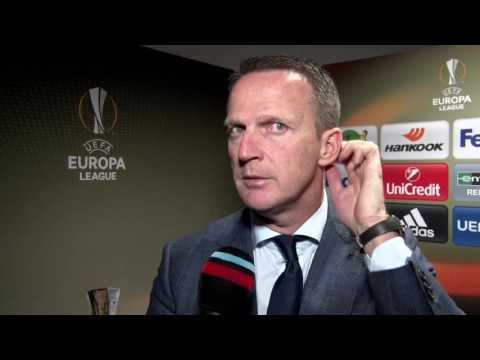 Reactie Van den Brom na Olympique Lyon - AZ