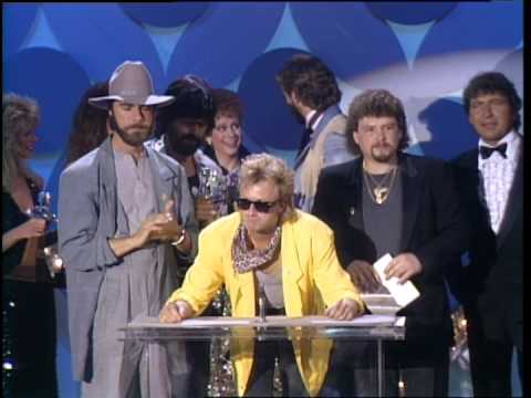 Alabama Wins Entertainer of the Year - ACM Awards 1986