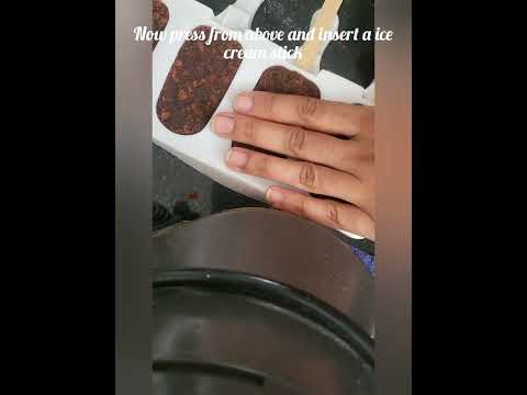 Eggless chocolate cakesicles.. Very easy ...🙂