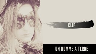MiLaDy WaTT - "Un homme à terre - LEVANTATE !" [Official video]