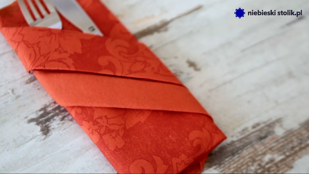 Jak złożyć serwetki w kieszonki na sztućce - sklep z dekoracjami dla Horeca NiebieskiStolik.pl