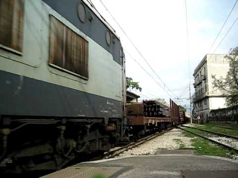 E655.523 grigio blu con MRS Pace del Mela - Roma Smistamento