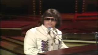 Ronnie Milsap - Day Dreams About Night Things on the Porter Wagner Show