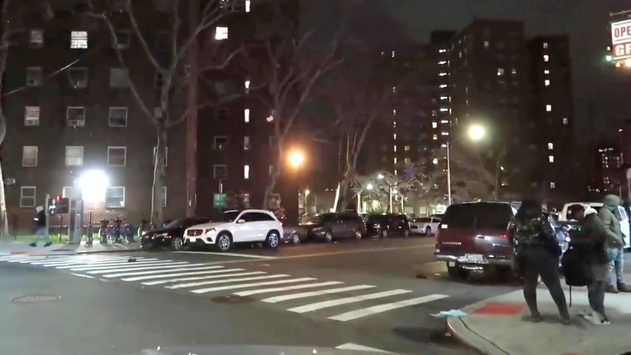 A LOOK AT HAERLEM NEW YORK  LATE NIGHT