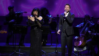 Manuel Carrasco y Mon Laferte cantan &#39;Dispara lentamente&#39; en los #PremiosOdeon2020