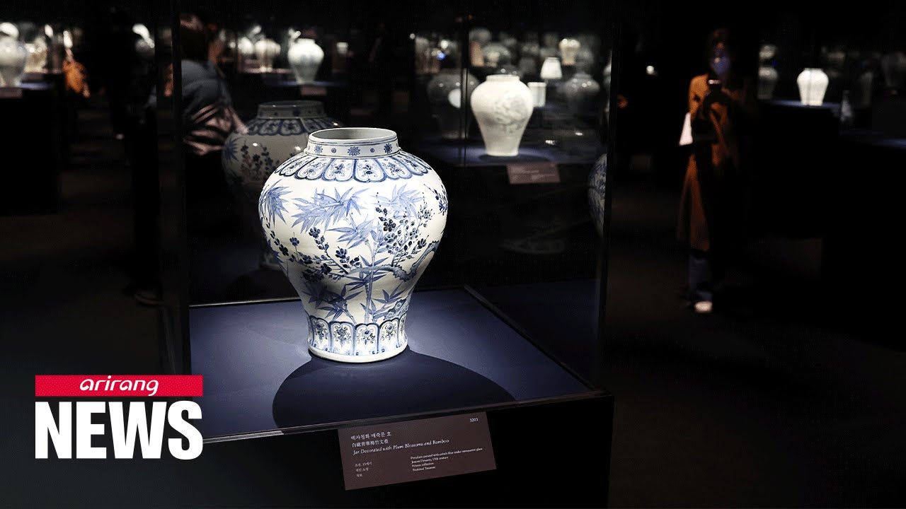 Joseon white porcelain at Leeum Museum