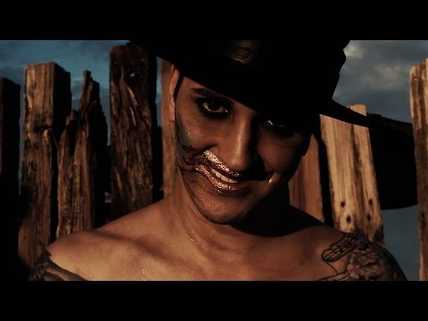 DRUMMER CREATES NEW WAY TO DJ - Mad in the Hat (short)