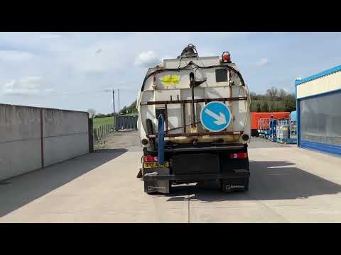 DAF LF55.220 15 TON 4x2 JOHNSTON ROAD SWEEPER - Image 2