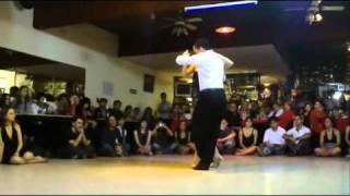 JULIANA MAGGIOLI Y KLEBER QUEIROZ EN LA MILONGA 10 03/04