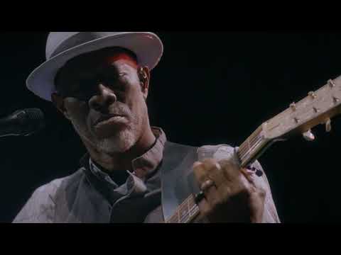Keb' Mo' - Am I Wrong  (Crossroads Eric Clapton Guitar Festival 2019)