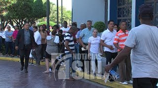 Sobredemanda de personas que quieren viajar fuera del país genera caos en la Dirección de Pasaportes