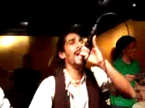 אקסום-הקשיבו נא