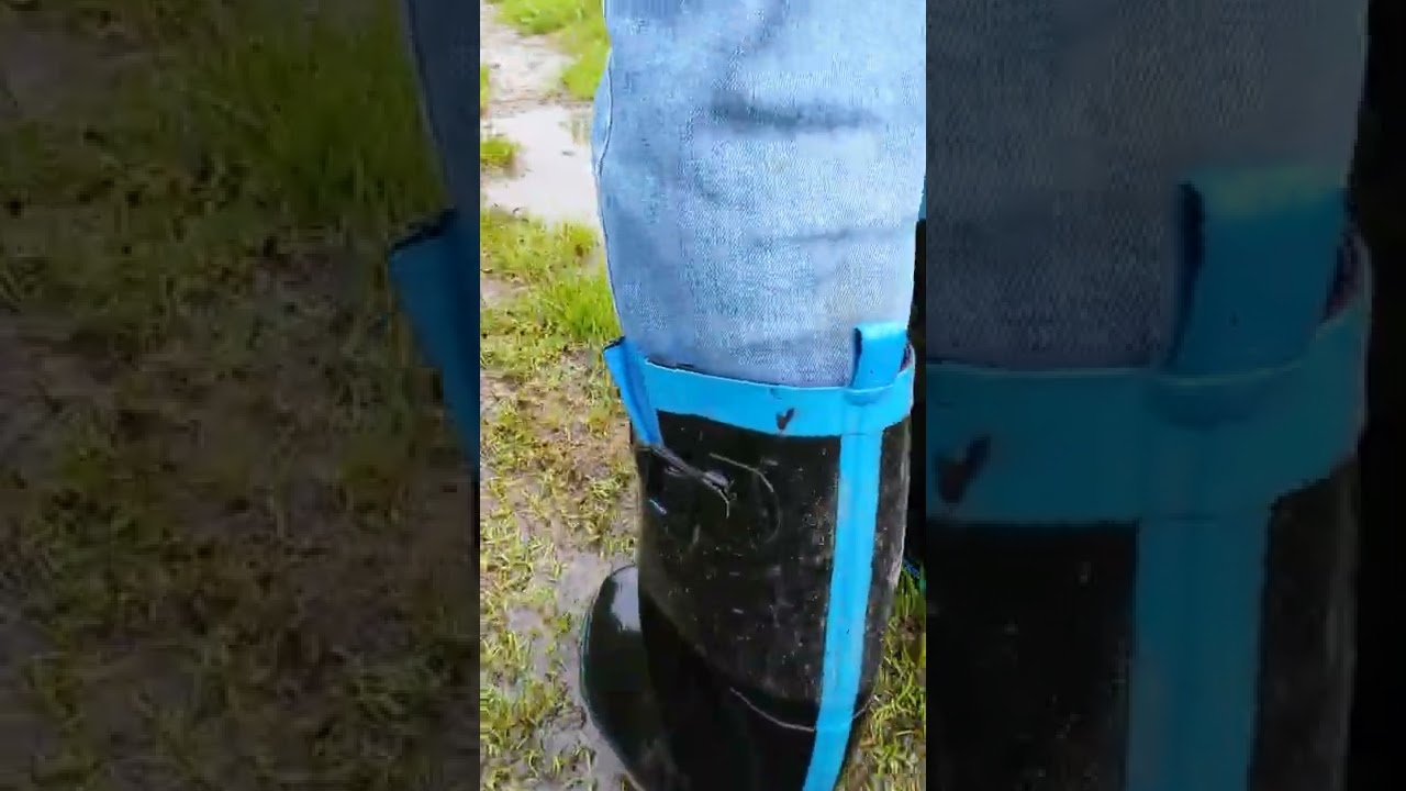 Kaputte Gummistiefel in der Pfütze...