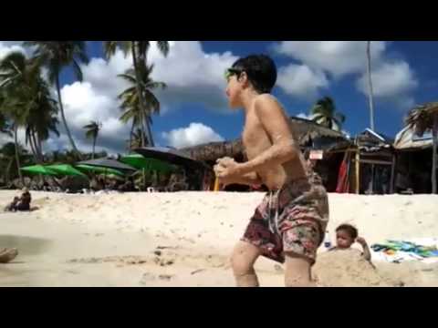 Playa con mi familia.... by Magisto