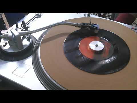 The Lion Sleeps Tonight   Robert John   1971