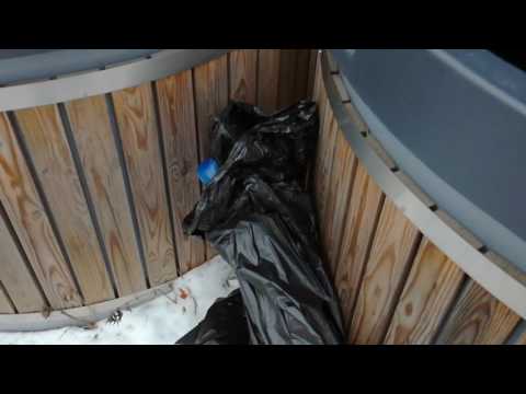 Täällä viedään roskia