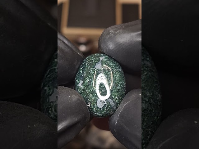 حجر عقيق طحلبي طبيعي