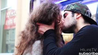 Как легко поцеловать девушку ⁄ Kissing Prank on Russia