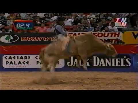 Ty Murray vs Q Ball - 01 PBR Finals (90.5 pts)