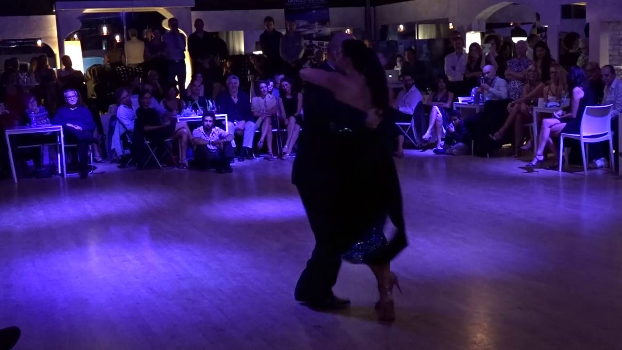Diego Benavidez e Natasha Agudelo - Milonga del Barrio - 21.10.2016 (3/4)