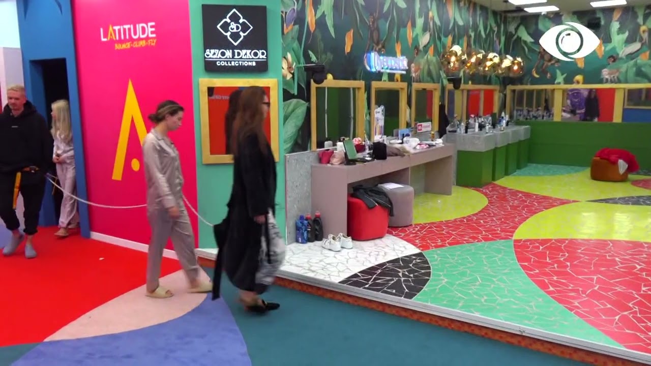 Grupi i Oltës shkon në tualet, Olta ecën përgjumësh