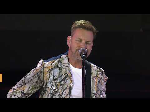 RMB Starlight Classics – “Because of You / Hello” performed by Ross Learmonth