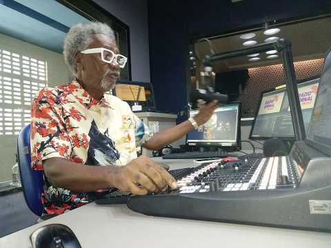 TONI XOCOLATE: Reggae nas ondas do rádio
