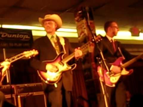 VENTURESMANIA with NOKIE EDWARDS -- "SECRET AGENT MAN"