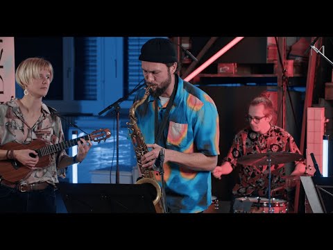 Hilka - Meertrübeli (live @Mittendrin bei Fröhlich)