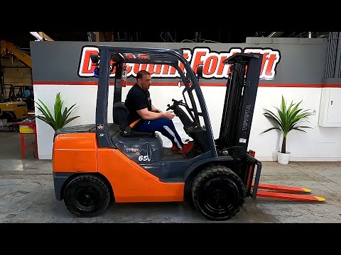 TOYOTA 8-series 8FDU32 6,500lb Diesel #1522 - Forklift for Sale