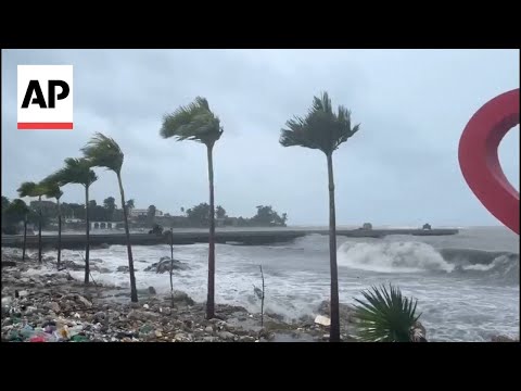 Melissa strengthens into Category 3 hurricane